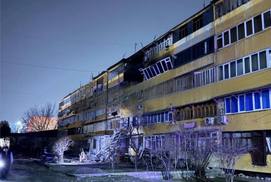 Қўқондаги кўп қаватли уйда газ портлади. Қурбон бор